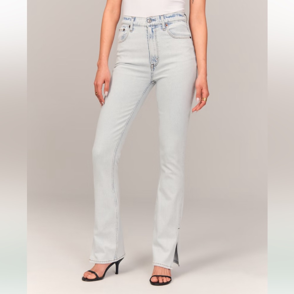 NWT Abercrombie Ultra High Rise Slim Straight jeans size 000 XS/Size 23